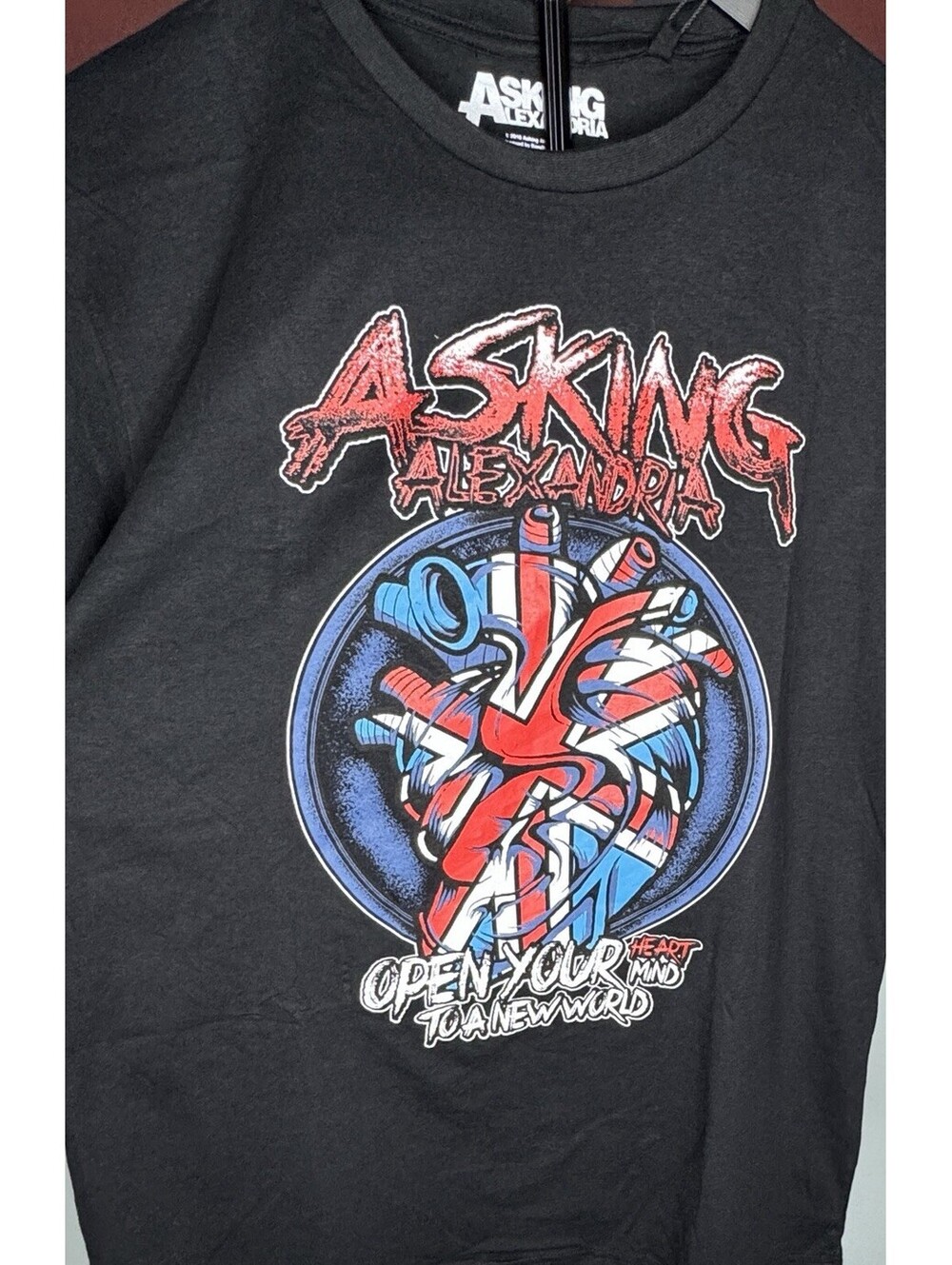 Asking Alexandria Band T Shirt Large Black Heart Graphic Metalcore Rock NWT